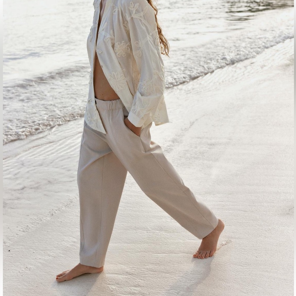 NWT Zara Chinos. Size 28 (6). Sand Color.
